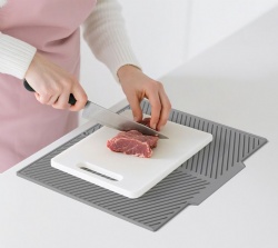 Silicone Inclined Drain Mat, Large Dish Drying Pad with Funnel Drainage, Bar Cup Mat for Countertop