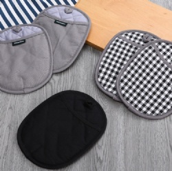 Silicone Heat Resistant Gloves & Anti-Scald Mat Set Thick Cotton Lined, High Temperature Resistant for Oven, Steamer & Microwave Baking
