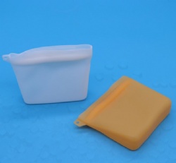 Silicone Dog Food Bag, Portable Pet Training Treat Pouch, Outdoor Snack Storage Bag for Dogs